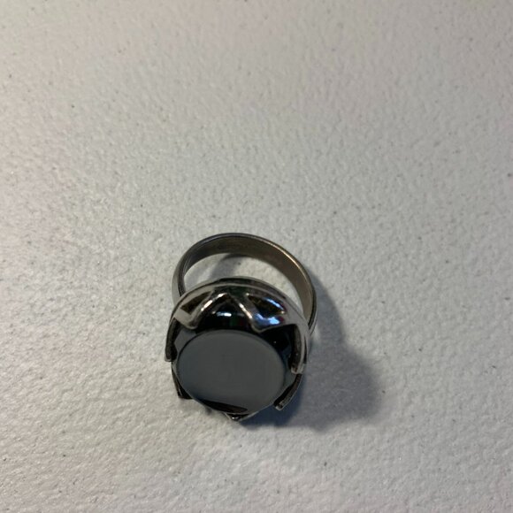 Vintage Whiting & Davis Hematite and silver cocktail ring - Picture 4 of 5